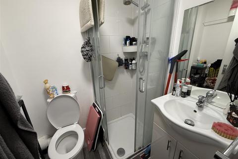undefined, Belmont Road, Wallington, SM6