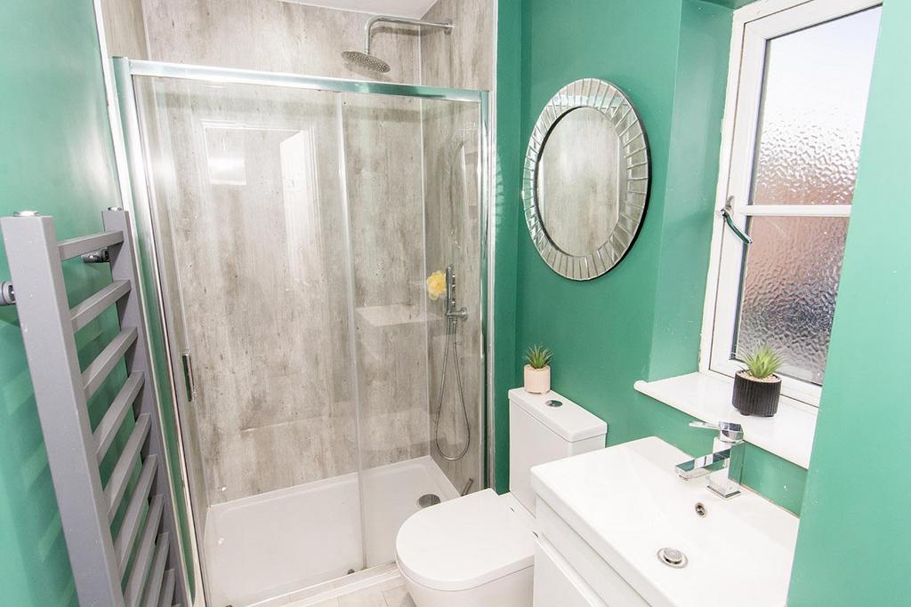 Master En-Suite