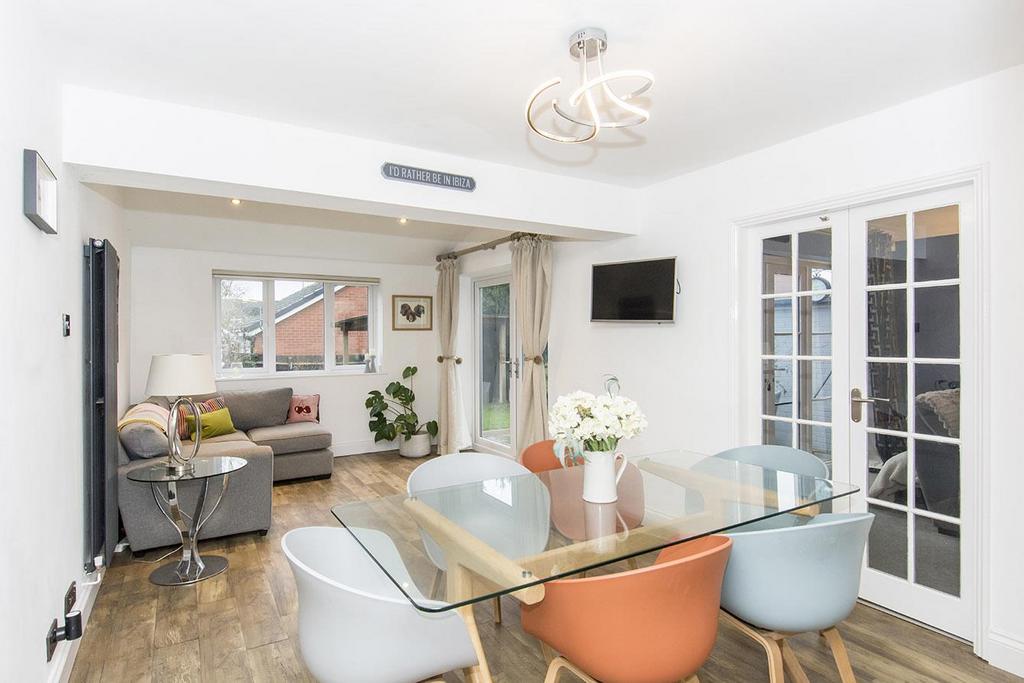 Living/Dining Room