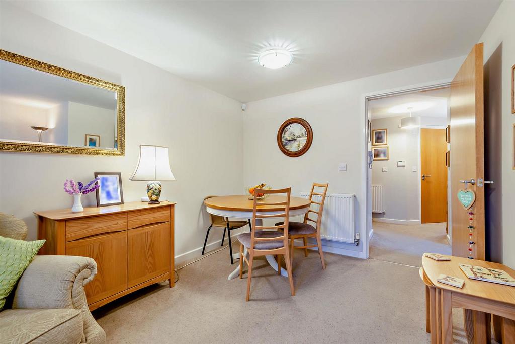 8676590-interior07-800.jpg
