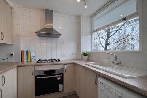 1 bedroom apartment to rent, Churchill Gardens, London SW1V