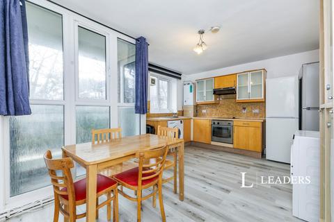 4 bedroom flat to rent, Carslake Road, London, SW15