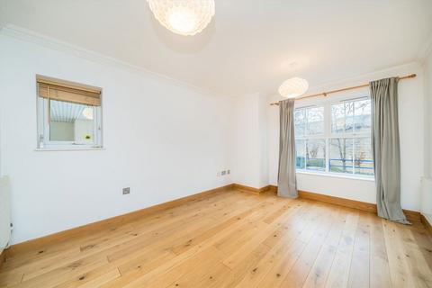 undefined, Skerne Walk, Kingston Upon Thames KT2