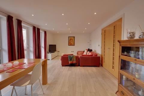 2 bedroom flat for sale, Gloucester Square, Southampton