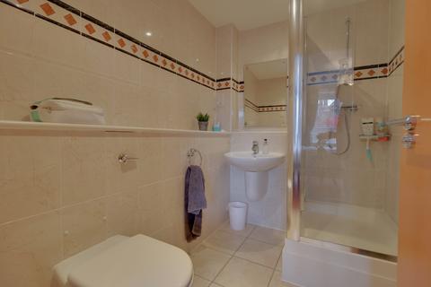 2 bedroom flat for sale, Gloucester Square, Southampton
