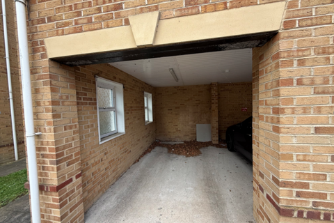 undefined, International Way, Sunbury-On-Thames, TW16