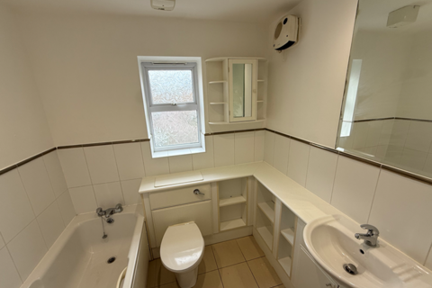 undefined, International Way, Sunbury-On-Thames, TW16