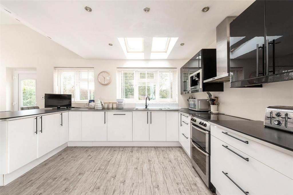 Kitchen/Breakfast Rm