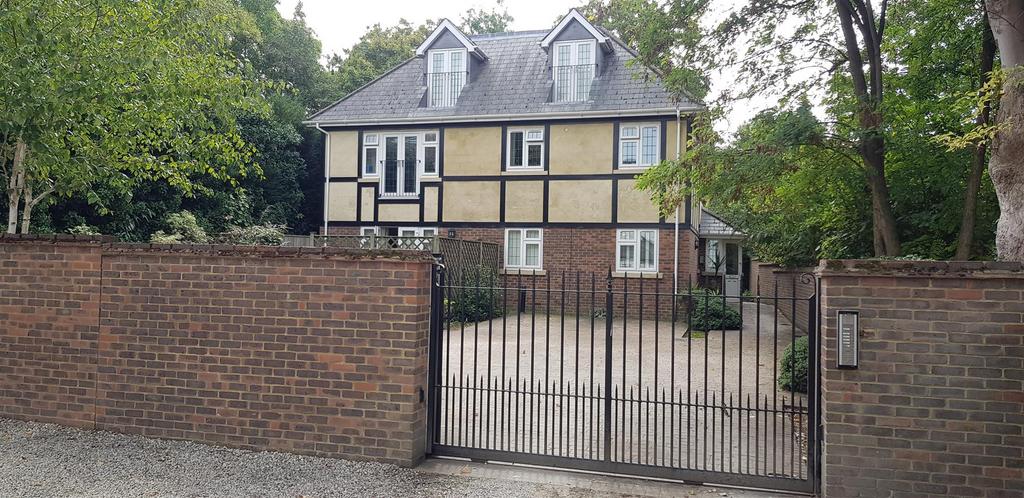 Flat 1 28 Cherry Bird Lodge Outside Gated.jpg