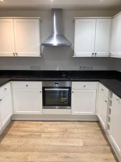 2 bedroom flat to rent, Cedar Road, SM2