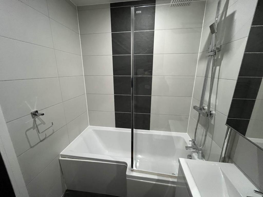 Bathroom (2)