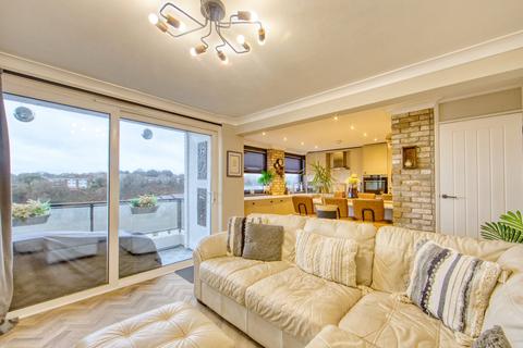 2 bedroom flat for sale, Collingwood Rise, Folkestone, Kent, CT20