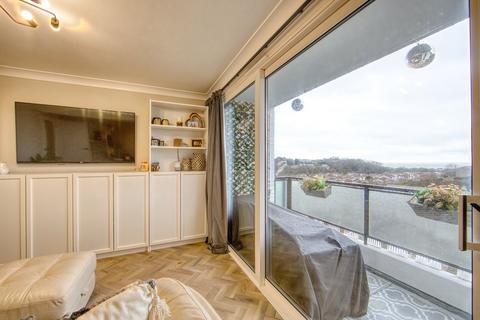 2 bedroom flat for sale, Collingwood Rise, Folkestone, Kent, CT20