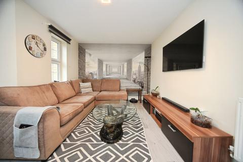 2 bedroom flat for sale, Farley Fields, Luton, LU1
