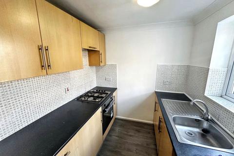 2 bedroom terraced house to rent, Chidlow Close, Widnes, WA8 0NF