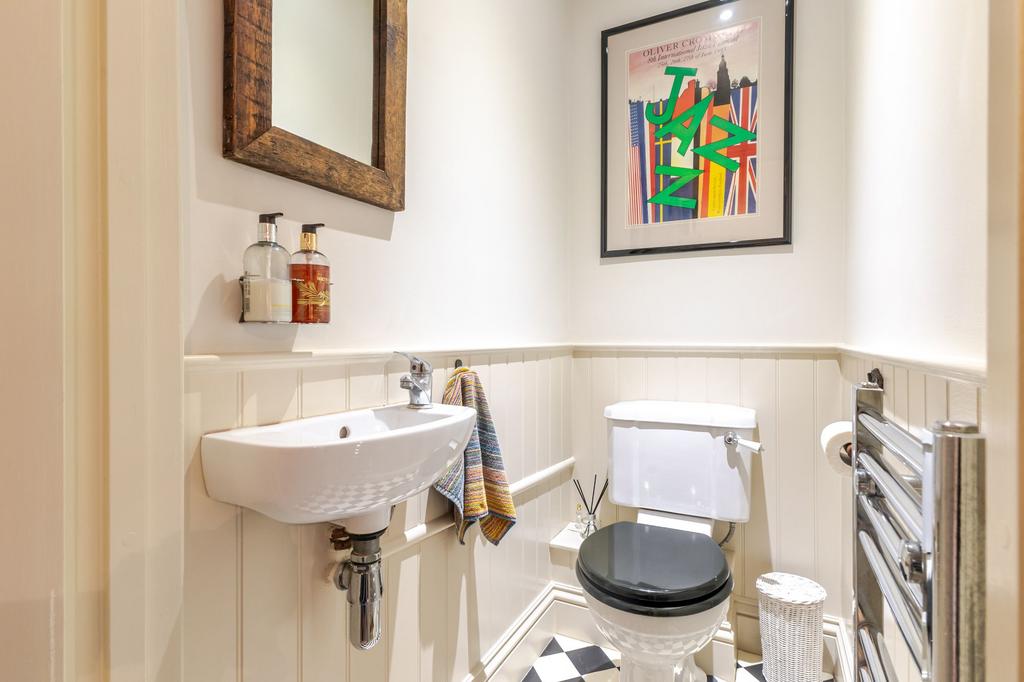Cloakroom / WC