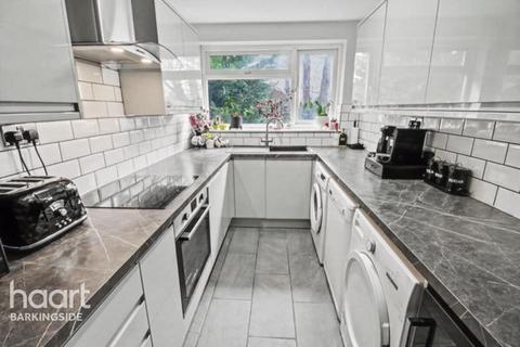 2 bedroom maisonette for sale, South Dale, Chigwell