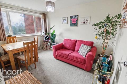 2 bedroom maisonette for sale, South Dale, Chigwell