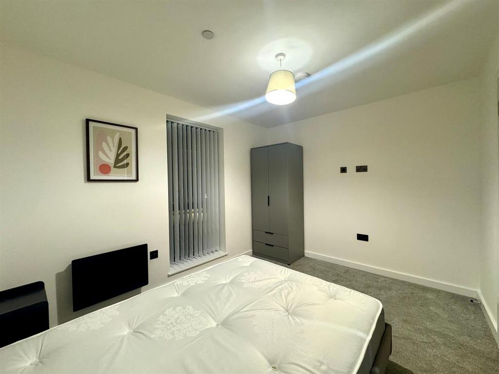 Second bedroom pic 2.jpeg
