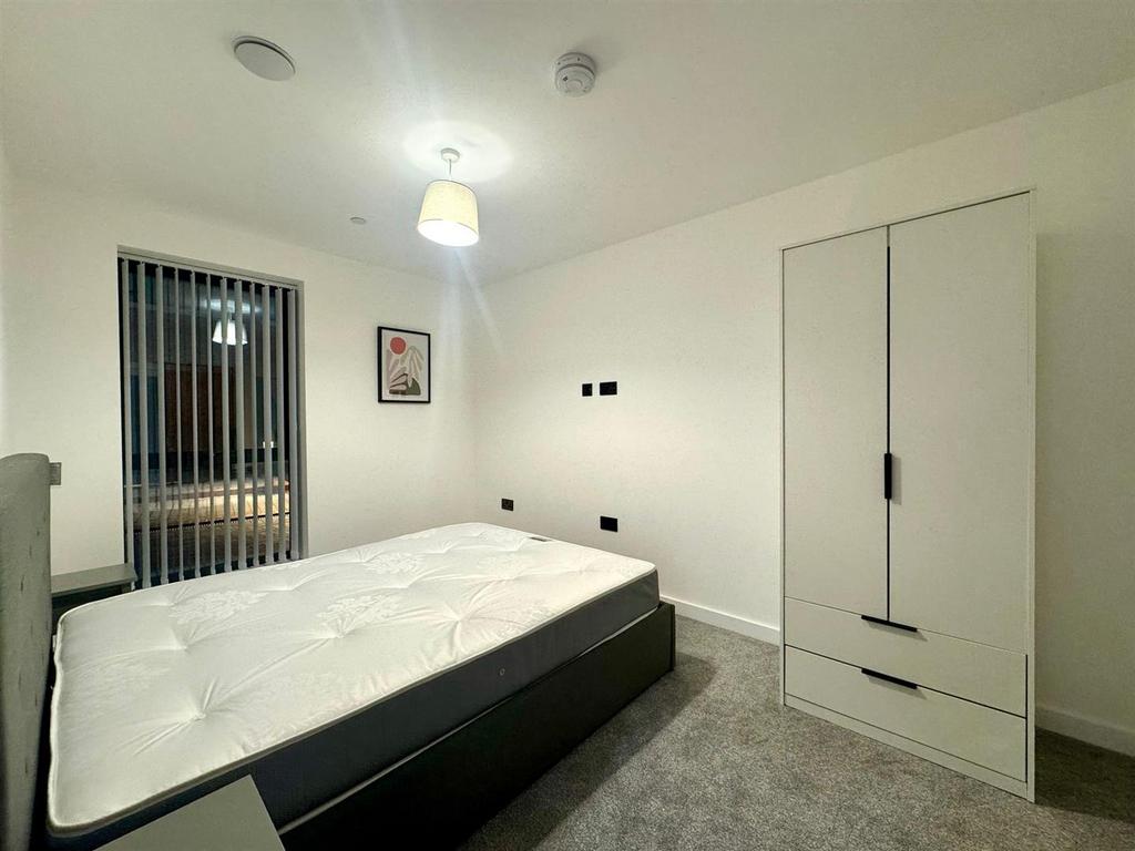 Main bedroom pic 1.jpeg