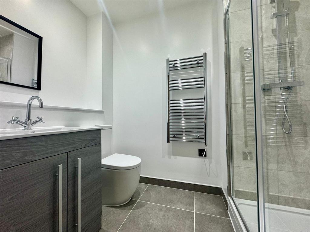 Ensuite.jpeg