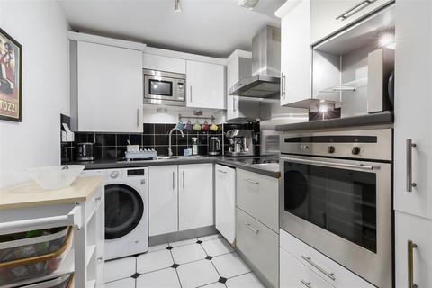 1 bedroom flat for sale, Manor Gardens, Islington