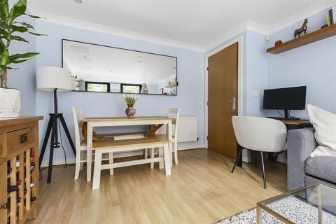 1 bedroom flat for sale, Manor Gardens, Islington