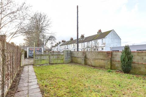 3 bedroom end of terrace house for sale, Sturdee Avenue, Upper Gillingham ME7