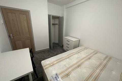 1 bedroom flat to rent, Bloemfontein Road