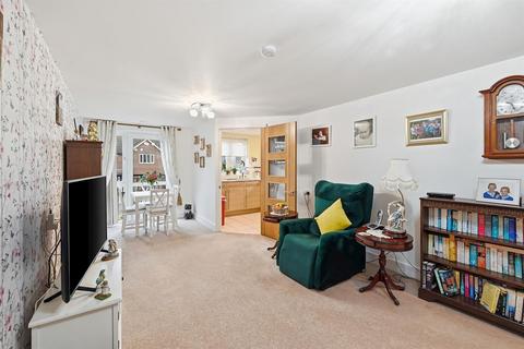 2 bedroom apartment for sale, Tythe Court, White Hart Lane, Romford, RM7 8LZ