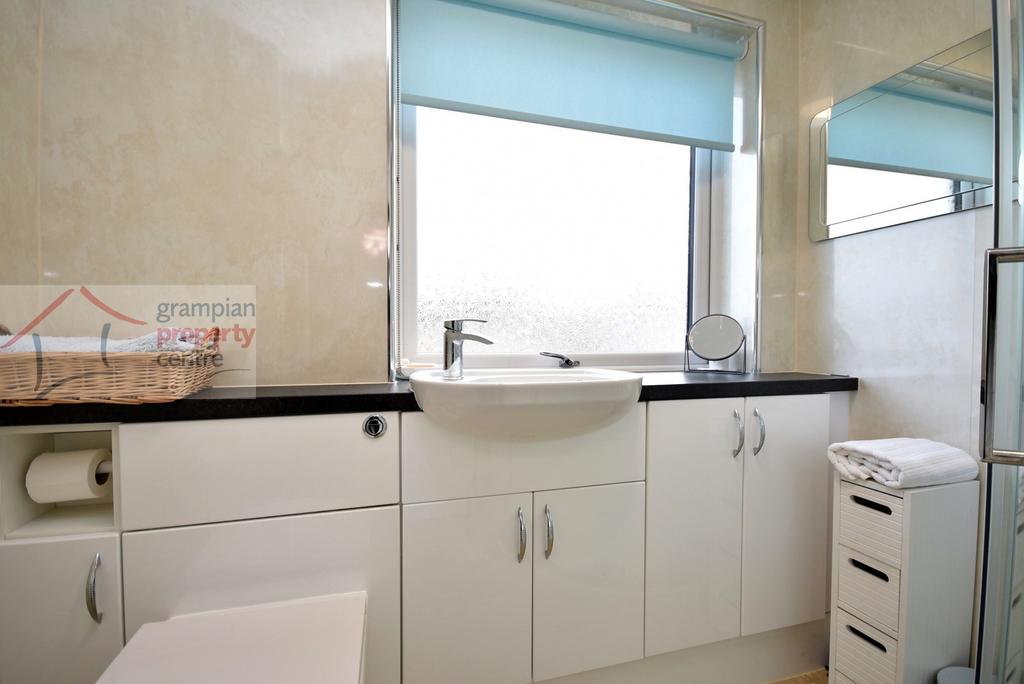 Shower room .JPG