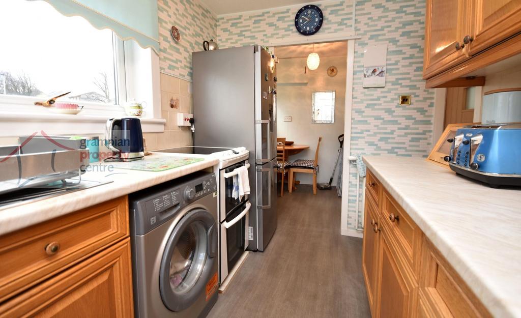 Kitchen 2 .JPG