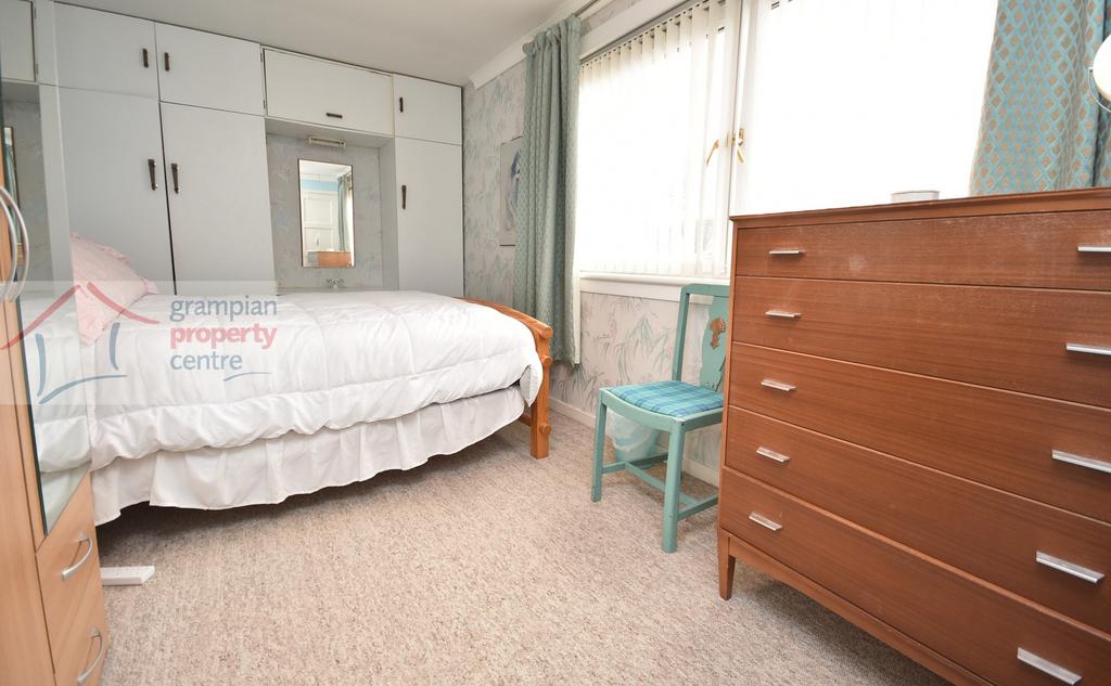 Bed 1 .JPG