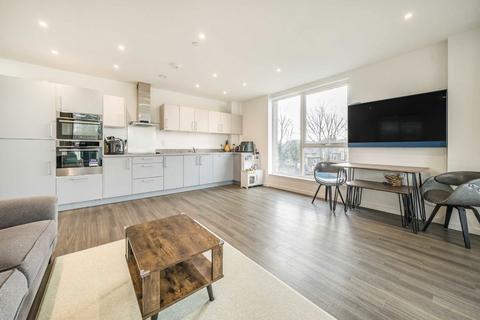 2 bedroom flat for sale, Avenue Road, London W3