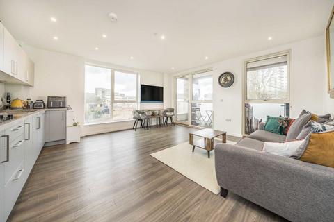 2 bedroom flat for sale, Avenue Road, London W3