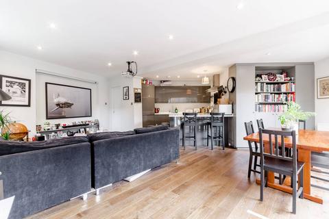 2 bedroom flat to rent, Balls Pond Road, Islington, London, N1
