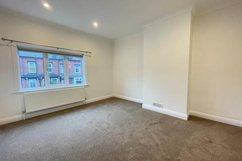 3 bedroom end of terrace house to rent, Norman Mount, Kirkstall, Leeds, LS5