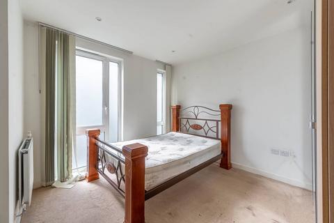 2 bedroom flat to rent, Green Lane, Edgware, HA8
