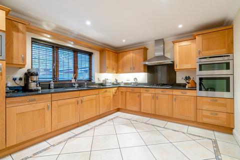 5 bedroom detached house for sale, Mill End Close, Buckinghamshire HP16