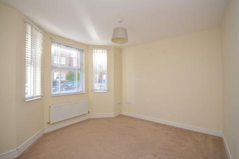 4 bedroom semi-detached house to rent, Victoria Grove, Folkestone CT20