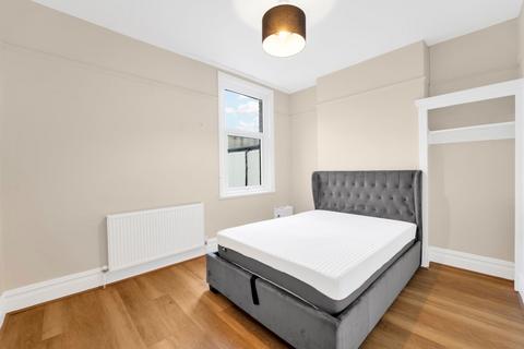 undefined, London Road, Isleworth TW7