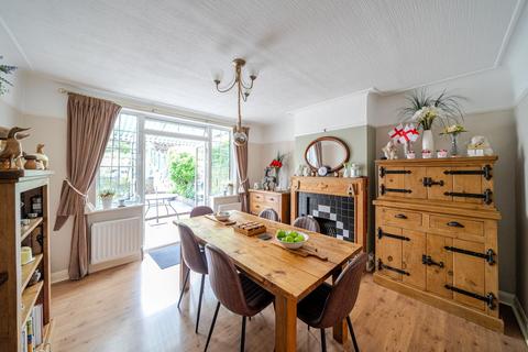 4 bedroom semi-detached house for sale, Hillbury Road, Warlingham CR6