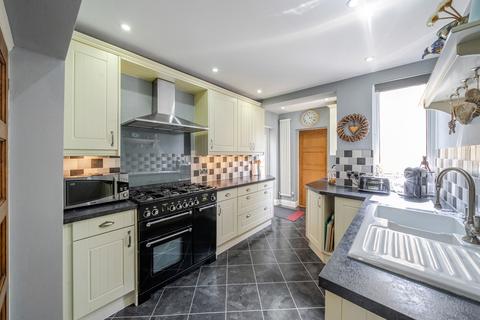 4 bedroom semi-detached house for sale, Hillbury Road, Warlingham CR6