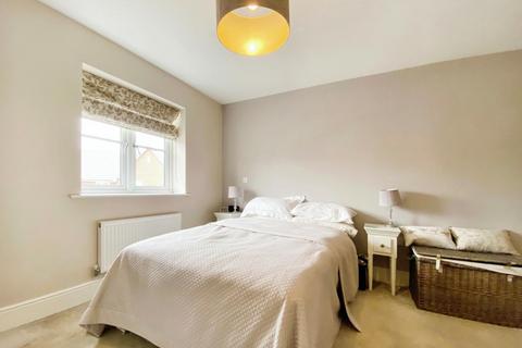 3 bedroom semi-detached house for sale, The Martingales, Newbold-on-Stour