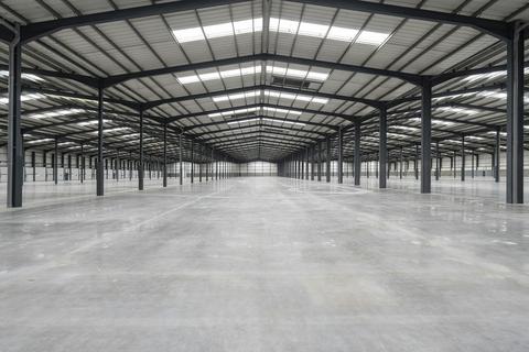Distribution warehouse to rent, Weston Av Grays RM20 3LP