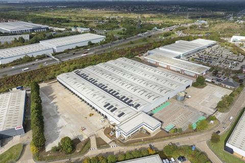 Distribution warehouse to rent, Weston Av Grays RM20 3LP