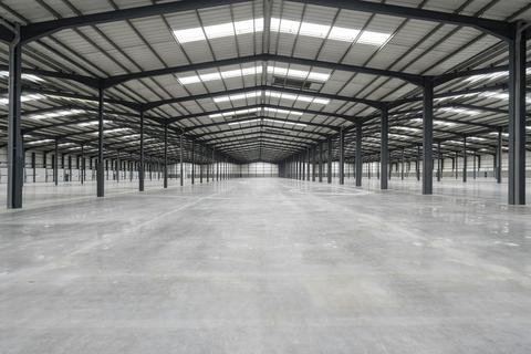 Distribution warehouse to rent, Weston Av Grays RM20 3LP