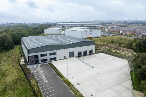 Distribution warehouse to rent, Foxdenton Ln Manchester M24 1NN