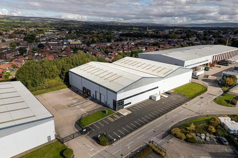 Distribution warehouse to rent, Pilsworth Rd Heywood OL10 2TA