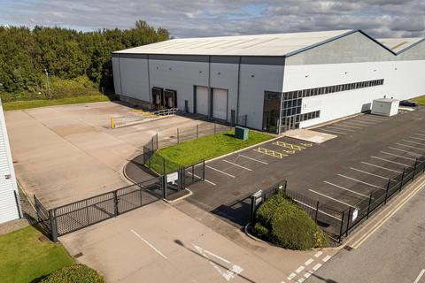 Distribution warehouse to rent, Pilsworth Rd Heywood OL10 2TA